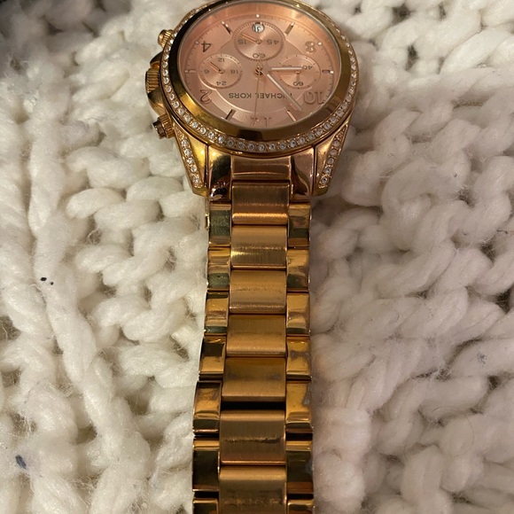 Michael Kors (Rose Gold) Watch - Picture 5 of 6